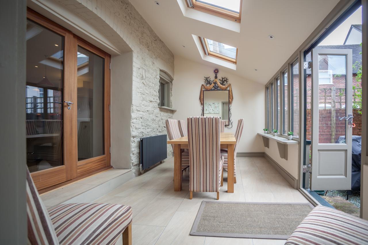 Ludlow - Linnet House - Well Presented Townhouse With Parking - Perfect Location For Exploring On Foot, Sleeps Up To 8 Guests - Hosted By Rentmyhouse מראה חיצוני תמונה